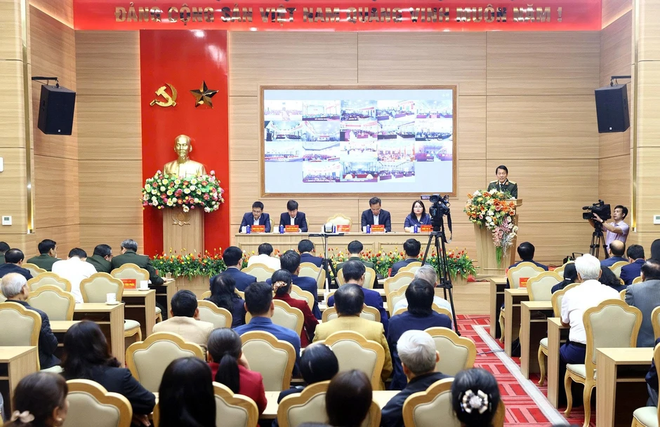 Đại tướng Lương Tam Quang tiếp xúc cử tri tại Hưng Yên Đại tướng Lương Tam Quang tiếp xúc cử tri tại Hưng Yên