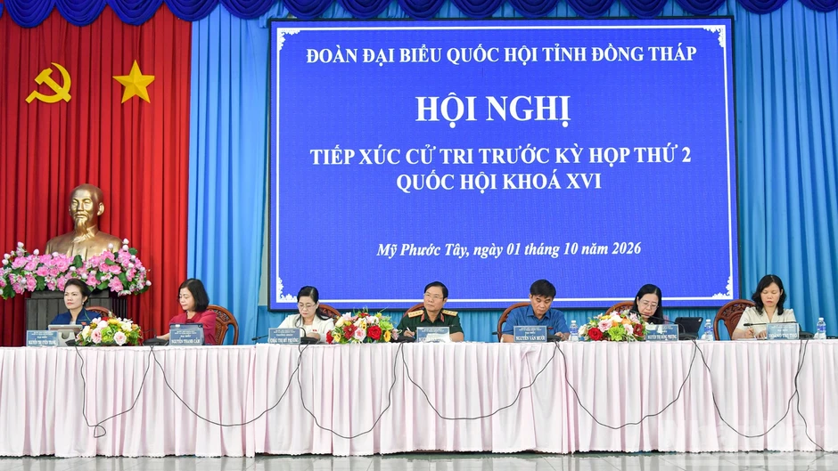 Đại tướng Nguyễn Tân Cương làm việc và tặng quà tại tỉnh Đồng Tháp Đại tướng Nguyễn Tân Cương làm việc và tặng quà tại tỉnh Đồng Tháp
