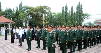 Đại tướng Nguyễn Trọng Nghĩa chủ trì lễ dâng hoa, dâng hương tại Tượng đài Chiến thắng chốt chặn Tàu Ô