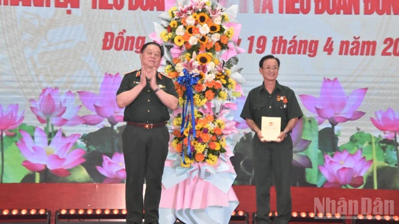 Đại tướng Nguyễn Trọng Nghĩa dự họp mặt tại Đồng Tháp Đại tướng Nguyễn Trọng Nghĩa dự họp mặt tại Đồng Tháp