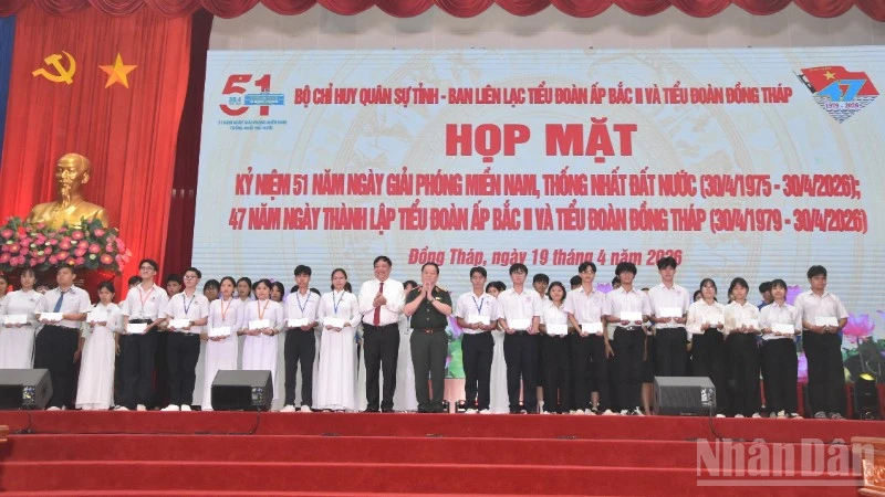 Đại tướng Nguyễn Trọng Nghĩa dự họp mặt tại Đồng Tháp Đại tướng Nguyễn Trọng Nghĩa dự họp mặt tại Đồng Tháp