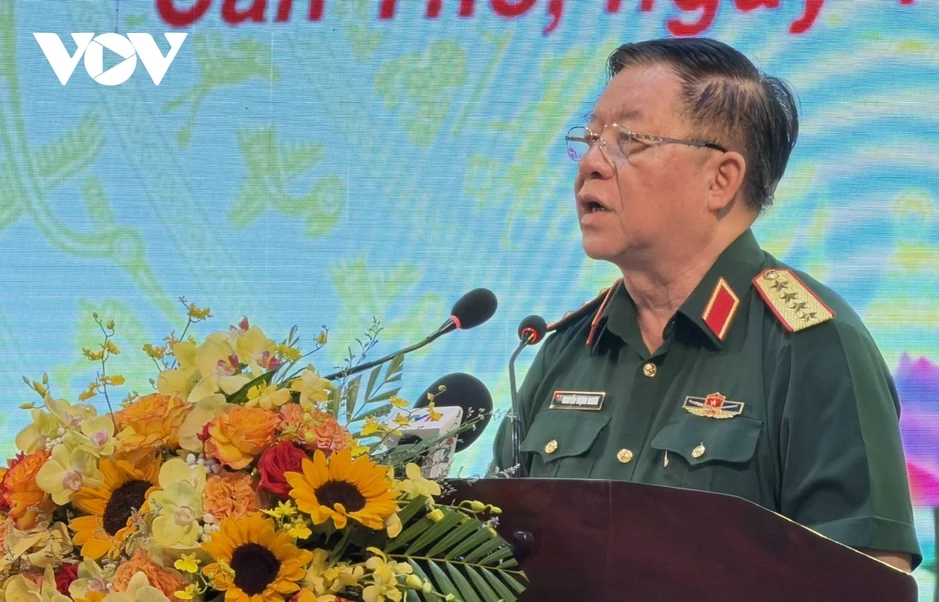 Đại tướng Nguyễn Trọng Nghĩa gặp mặt già làng, chức sắc tôn giáo khu vực Nam Bộ Đại tướng Nguyễn Trọng Nghĩa gặp mặt già làng, chức sắc tôn giáo khu vực Nam Bộ