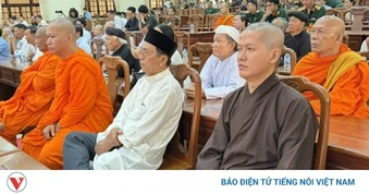 Đại tướng Nguyễn Trọng Nghĩa gặp mặt già làng, chức sắc tôn giáo khu vực Nam Bộ