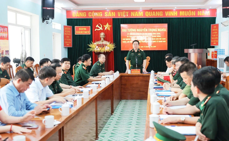 Đại tướng Nguyễn Trọng Nghĩa làm việc tại tỉnh Tuyên Quang Đại tướng Nguyễn Trọng Nghĩa làm việc tại tỉnh Tuyên Quang