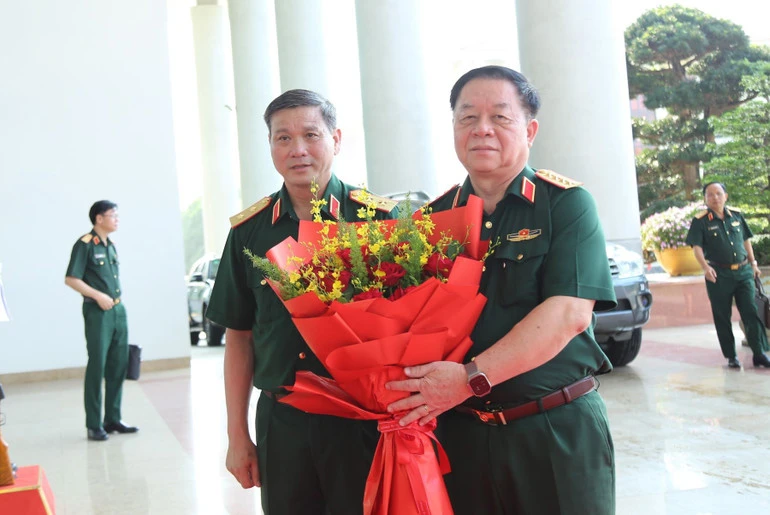 Đại tướng Nguyễn Trọng Nghĩa làm việc với Bộ Tư lệnh Quân khu 5