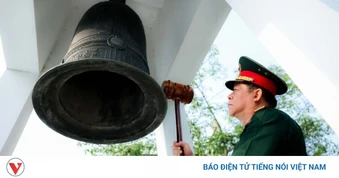 Đại tướng Nguyễn Trọng Nghĩa viếng liệt sĩ tại Mặt trận Vị Xuyên