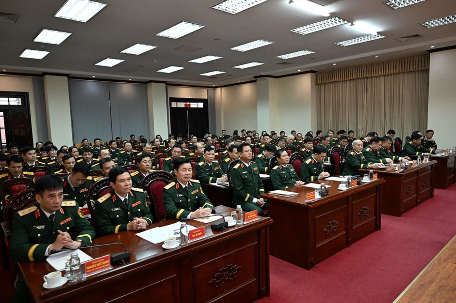 Đại tướng Phạm Văn Trà nhận Huy hiệu 70 năm tuổi Đảng Đại tướng Phạm Văn Trà nhận Huy hiệu 70 năm tuổi Đảng