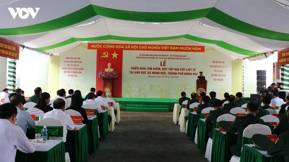 Đại tướng Phan Văn Giang chỉ đạo quy tập hài cốt liệt sĩ tại Đồng Nai Đại tướng Phan Văn Giang chỉ đạo quy tập hài cốt liệt sĩ tại Đồng Nai