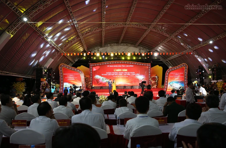 Đại tướng Phan Văn Giang dự khánh thành Quảng trường Trung tâm Gia Nghĩa và Khu liên hợp Bảo tàng, Thư viện, Công viên Đại tướng Phan Văn Giang dự khánh thành Quảng trường Trung tâm Gia Nghĩa và Khu liên hợp Bảo tàng, Thư viện, Công viên