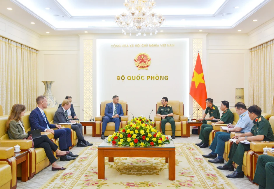 Đại tướng Phan Văn Giang tiếp Đại sứ Thụy Điển Đại tướng Phan Văn Giang tiếp Đại sứ Thụy Điển