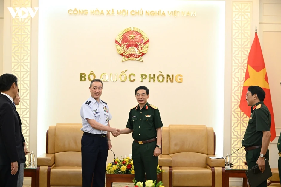 Đại tướng Phan Văn Giang tiếp Tham mưu trưởng Liên quân Nhật Bản Đại tướng Phan Văn Giang tiếp Tham mưu trưởng Liên quân Nhật Bản
