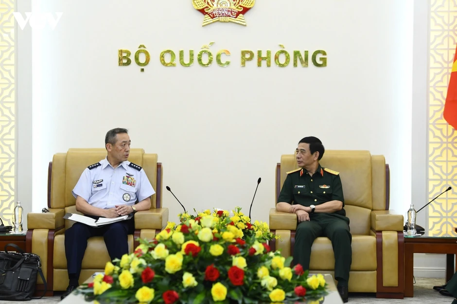 Đại tướng Phan Văn Giang tiếp Tham mưu trưởng Liên quân Nhật Bản Đại tướng Phan Văn Giang tiếp Tham mưu trưởng Liên quân Nhật Bản