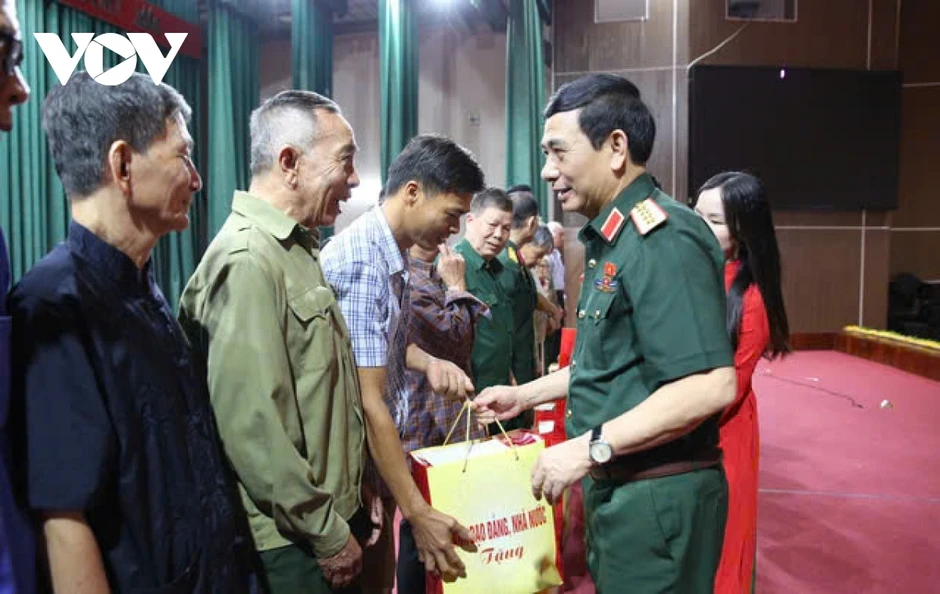 Đại tướng Phan Văn Giang tiếp xúc cử tri Thái Nguyên sau Kỳ họp thứ Nhất Đại tướng Phan Văn Giang tiếp xúc cử tri Thái Nguyên sau Kỳ họp thứ Nhất