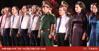 Đại tướng Phan Văn Giang và Đoàn đại biểu Trung ương dâng hương, tưởng niệm các Anh hùng liệt sĩ tại Quảng Trị