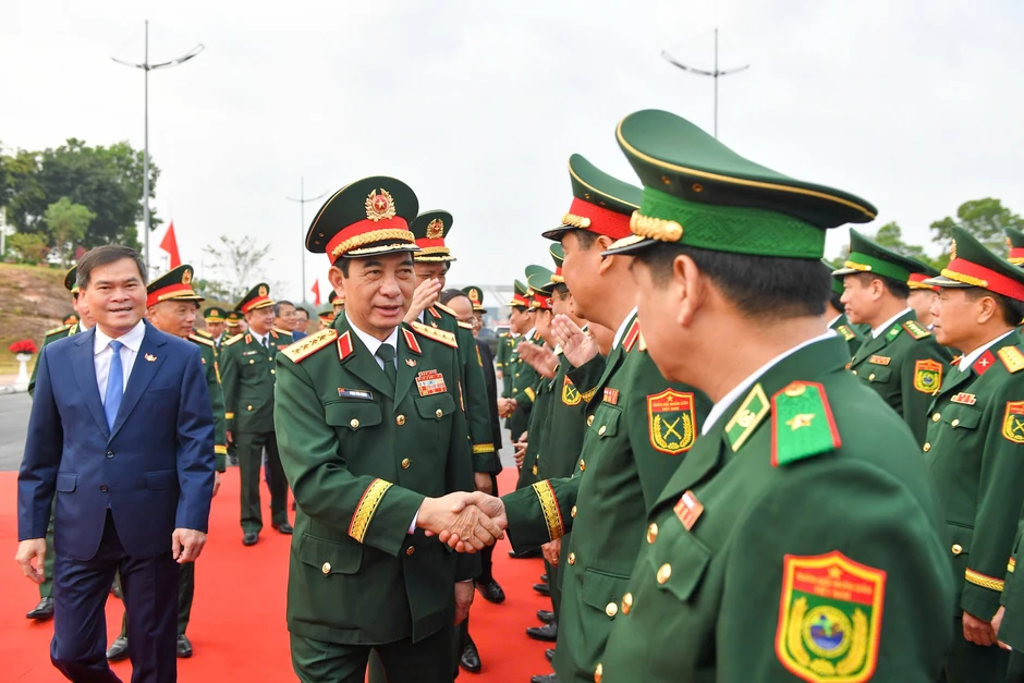 Đại tướng Phan Văn Giang và Đoàn đại biểu Việt Nam sang Trung Quốc dự giao lưu Đại tướng Phan Văn Giang và Đoàn đại biểu Việt Nam sang Trung Quốc dự giao lưu
