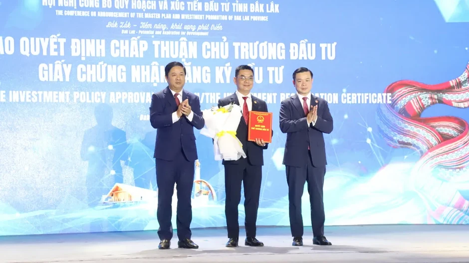 Đắk Lắk cần tập trung tháo gỡ các điểm nghẽn phát triển Đắk Lắk cần tập trung tháo gỡ các điểm nghẽn phát triển