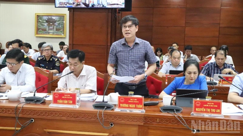 Đắk Lắk phấn đấu đưa chỉ số phục vụ người dân, doanh nghiệp lọt vào nhóm 10 tỉnh, thành phố dẫn đầu cả nước Đắk Lắk phấn đấu đưa chỉ số phục vụ người dân, doanh nghiệp lọt vào nhóm 10 tỉnh, thành phố dẫn đầu cả nước