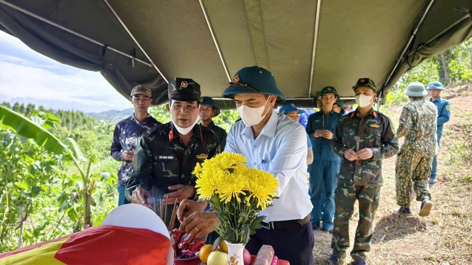 Đắk Lắk quy tập thêm 1 hài cốt liệt sĩ tại núi Cư Jú Đắk Lắk quy tập thêm 1 hài cốt liệt sĩ tại núi Cư Jú