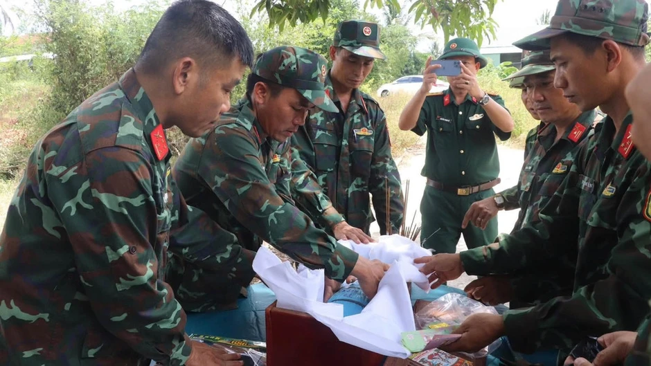 Đắk Lắk quy tập thêm 1 hài cốt liệt sĩ tại xã Sơn Thành Đắk Lắk quy tập thêm 1 hài cốt liệt sĩ tại xã Sơn Thành