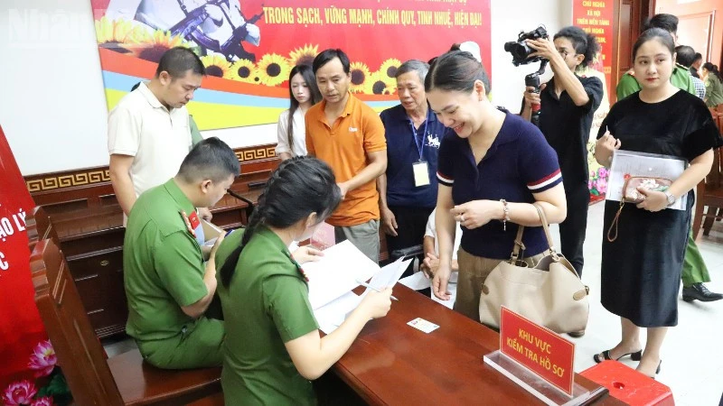 Đắk Lắk thu nhận mẫu ADN cho thân nhân liệt sĩ chưa xác định được danh tính trên địa bàn Đắk Lắk thu nhận mẫu ADN cho thân nhân liệt sĩ chưa xác định được danh tính trên địa bàn