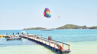Dáng hình biển đảo trù phú