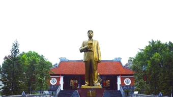 Dâng hương kỷ niệm 114 năm Ngày sinh Tổng Bí thư Nguyễn Văn Cừ