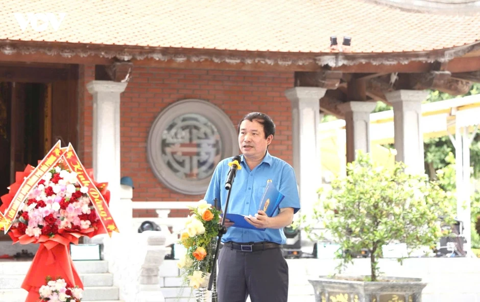 Dâng hương tưởng niệm 94 năm ngày hy sinh của đồng chí Nguyễn Đức Cảnh Dâng hương tưởng niệm 94 năm ngày hy sinh của đồng chí Nguyễn Đức Cảnh