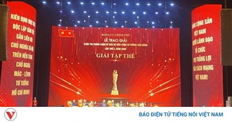 Đảng ủy Chính phủ trao giải cuộc thi chính luận bảo vệ nền tảng tư tưởng của Đảng