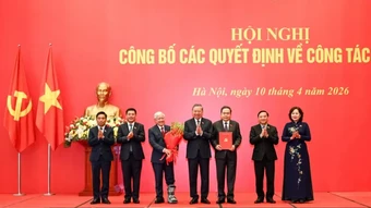 Đảng ủy Quốc hội công bố Quyết định của Bộ Chính trị về công tác cán bộ