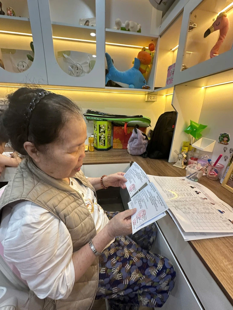 Đảng viên cao tuổi gửi trọn niềm tin trước ngày bầu cử Đảng viên cao tuổi gửi trọn niềm tin trước ngày bầu cử