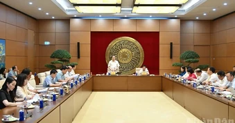 Đánh giá tốt chính sách, theo đến cùng trách nhiệm thực thi