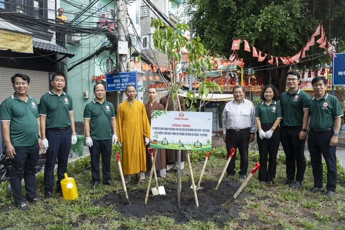 Dấu ấn từ cơ sở: Nhiều địa phương ở TPHCM thi đua làm đẹp thành phố mang tên Bác Dấu ấn từ cơ sở: Nhiều địa phương ở TPHCM thi đua làm đẹp thành phố mang tên Bác