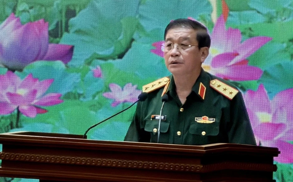 Đấu tranh phản bác các quan điểm sai trái, thù địch để giữ vững ổn định chính trị Đấu tranh phản bác các quan điểm sai trái, thù địch để giữ vững ổn định chính trị