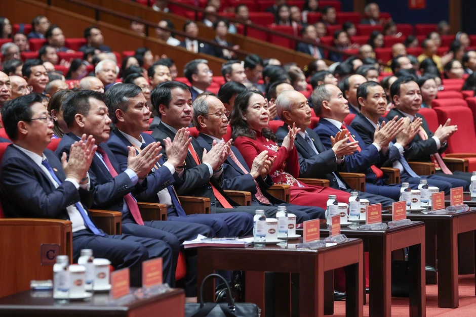 Đẩy mạnh các chương trình chăm lo cho người dân vùng khó khăn Đẩy mạnh các chương trình chăm lo cho người dân vùng khó khăn