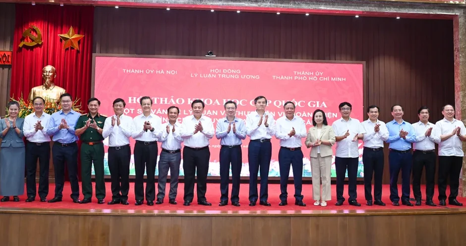 Đẩy mạnh phân cấp, phân quyền cùng phân bổ nguồn lực để địa phương hoạt động hiệu quả