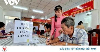 Đẩy mạnh phân cấp, phân quyền thực hiện thủ tục hành chính cho địa phương