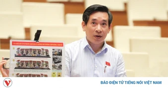 ĐBQH đề xuất thí điểm điểm dừng cho shipper, xe máy gọi điện thoại