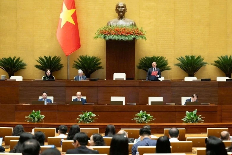 ĐBQH kiến nghị đồng bộ dữ liệu hộ tịch - căn cước, lấy VNeID làm “trục chính” ĐBQH kiến nghị đồng bộ dữ liệu hộ tịch - căn cước, lấy VNeID làm “trục chính”