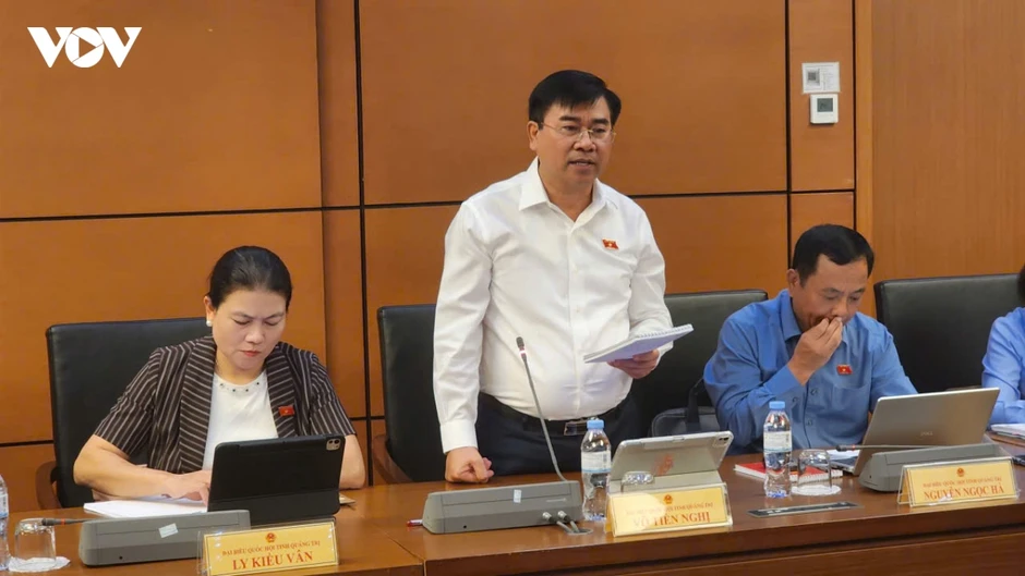 ĐBQH lo ngại áp lực cân đối vốn cho hai siêu dự án giao thông gần 580.000 tỷ đồng ĐBQH lo ngại áp lực cân đối vốn cho hai siêu dự án giao thông gần 580.000 tỷ đồng