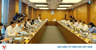 ĐBQH lo ngại tình trạng axit, chất kịch độc như xyanua vẫn có thể mua bán