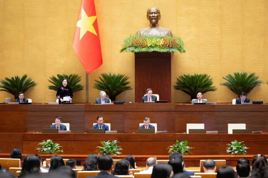 ĐBQH: Vì "vòng xoáy" thi đua, nhiều giáo viên phải "làm đẹp, tô hồng" báo cáo ĐBQH: Vì "vòng xoáy" thi đua, nhiều giáo viên phải "làm đẹp, tô hồng" báo cáo
