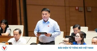 ĐBQH: Vì "vòng xoáy" thi đua, nhiều giáo viên phải "làm đẹp, tô hồng" báo cáo