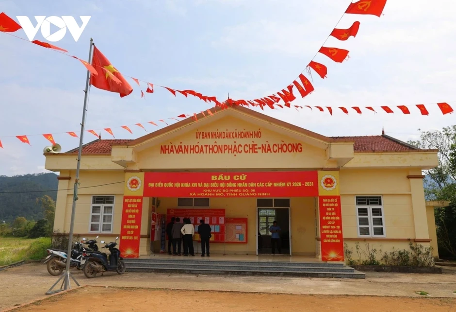 Để mỗi cử tri đều tự tay bỏ lá phiếu của mình