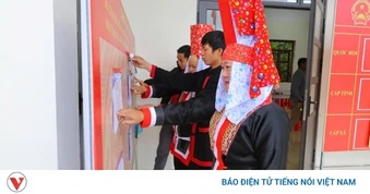 Để mỗi cử tri đều tự tay bỏ lá phiếu của mình