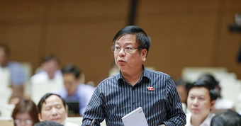 Đề nghị chủ tịch xã được ủy quyền ký giấy kết hôn, chứng tử