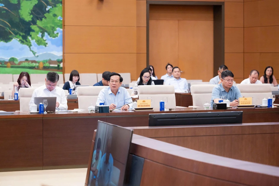 Đề xuất bãi bỏ các quy định tạo áp lực chi phí cho người dân, doanh nghiệp Đề xuất bãi bỏ các quy định tạo áp lực chi phí cho người dân, doanh nghiệp