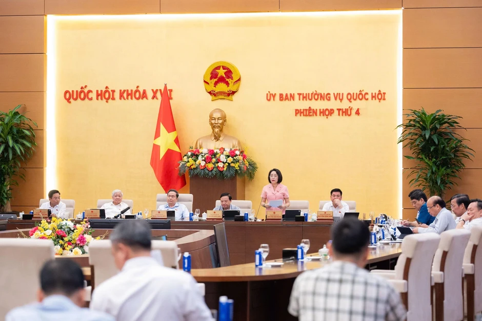 Đề xuất bãi bỏ các quy định tạo áp lực chi phí cho người dân, doanh nghiệp Đề xuất bãi bỏ các quy định tạo áp lực chi phí cho người dân, doanh nghiệp
