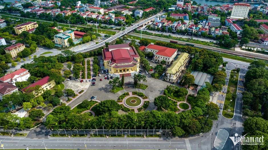Đề xuất cơ chế đặc thù xử lý nhanh nhà, đất dôi dư sau sắp xếp bộ máy Đề xuất cơ chế đặc thù xử lý nhanh nhà, đất dôi dư sau sắp xếp bộ máy