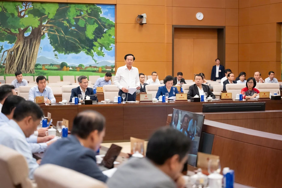 Đề xuất gỡ rào cản hành chính để "thành tích đến đâu khen thưởng đến đó" Đề xuất gỡ rào cản hành chính để "thành tích đến đâu khen thưởng đến đó"
