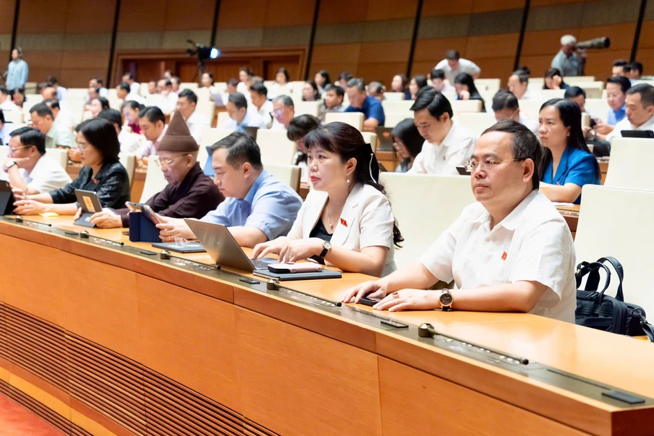 Đề xuất miễn trừ trách nhiệm cho ngân hàng khi báo cáo "giao dịch đáng ngờ" Đề xuất miễn trừ trách nhiệm cho ngân hàng khi báo cáo "giao dịch đáng ngờ"